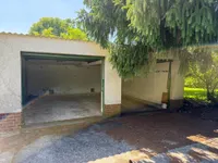 Doppelgarage mit Elektrotor