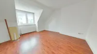 geräumiges Schlafzimmer