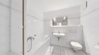 zeitloses Vollbad mit Wanne und Dusche