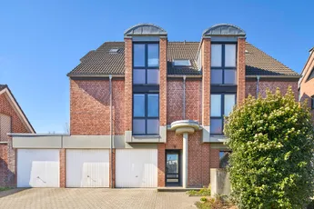 Korschenbroich: Gepflegtes Fünffamilienhaus als Kapitalanlage.