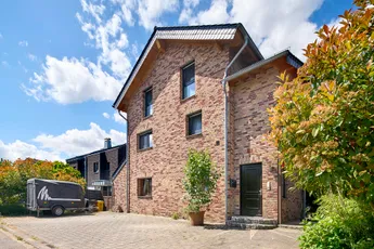 Modernisiertes Zweifamilienhaus in Willich-Anrath.