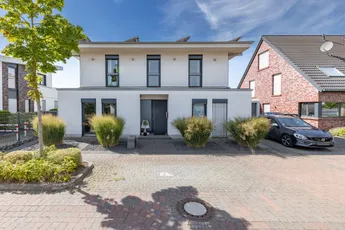 Modernes Einfamilienhaus mit Staffelgeschoss