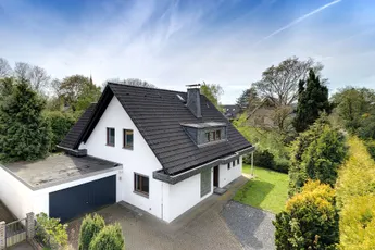 Freistehendes Einfamilienhaus mit traumhaftem Grundstück in Bockum.
