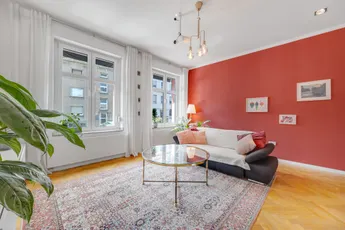 Historischer Charme trifft Raum für Kreativität: Großzügiges Stadthaus mit Seele & viel Potenzial.