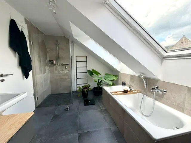 Großzügige 2-Zimmer-Wohnung im 2.OG mit schönem Balkon und Pkw-Stellplatz - Foto 5