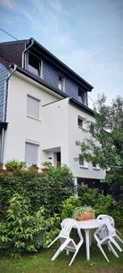 Blick aufs Haus vom Garten