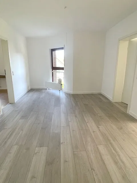 Durchgangszimmer - mögliche Nutzung als Büro- oder Lesebereich