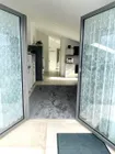 Blick vom Balkon in den Wohn-/Essbereich