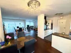 Wohn-/Essbereich mit offener Küche (mit Einbau)