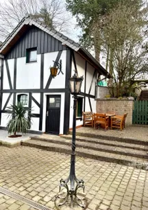 Charmantes Atelier auf dem Hof, Empore und Sitzmöglichkeit