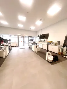 Großes Büro im Erdgeschoss