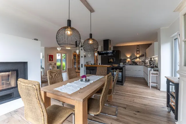 Essbereich mit offener Küche