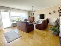 Haushälfte links Wohnbereich mit Zugang zum Garten