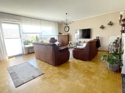 Haushälfte links Wohnbereich mit Zugang zum Garten