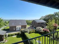 Haushälfte links Blick vom Balkon