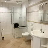 Badezimmer mit Platz für die Waschmaschine