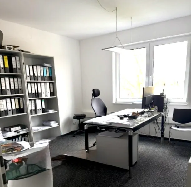Büro 1