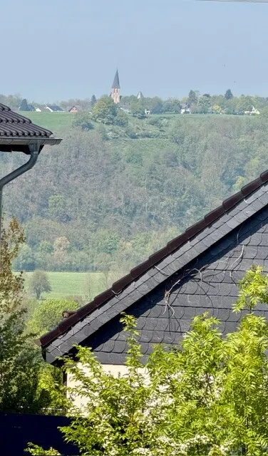 Haushälfte rechts - Toller Blick vom Balkon Richtung Bödingen