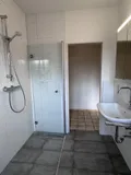 mit bodentiefer Dusche 