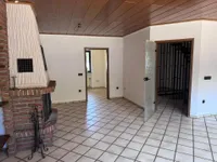 Wohnzimmer mit Blick Küche 