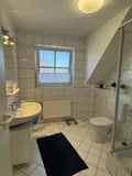 Badezimmer mit Tageslicht 