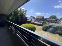Blick Balkon in den Garten 
