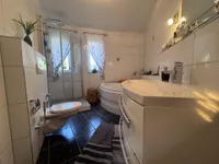 Großzügiges Badezimmer 