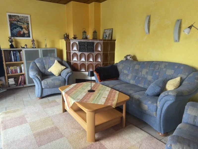 Wohnzimmer obere Wohnung