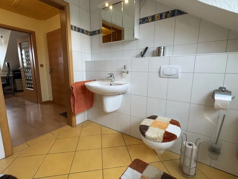 Badezimmer obere Wohnung