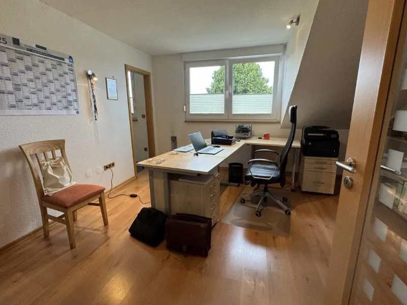 Büro obere Wohnung