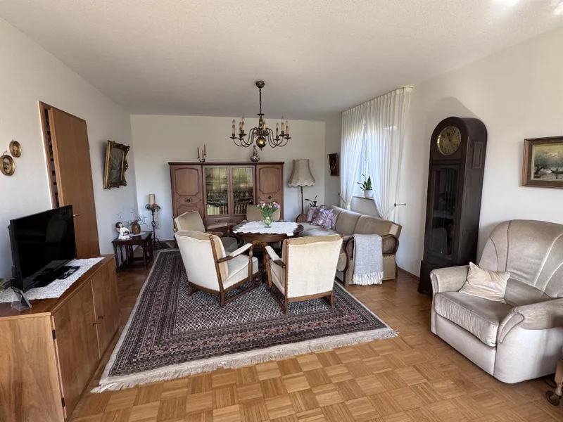 Sonniges Wohn-/ Esszimmer 