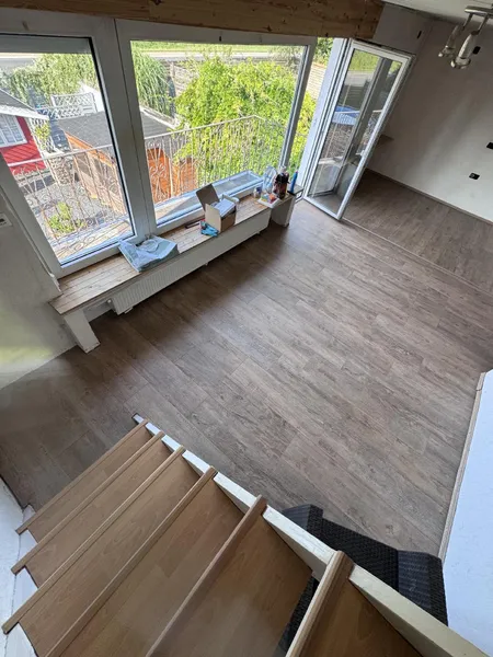 Blick Treppe zum Dachgeschoss 