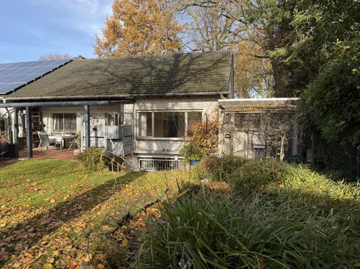 Gesuchte Wohnlage Flüren! Walmdachbungalow mit Doppelgarage in Auesee- Nähe