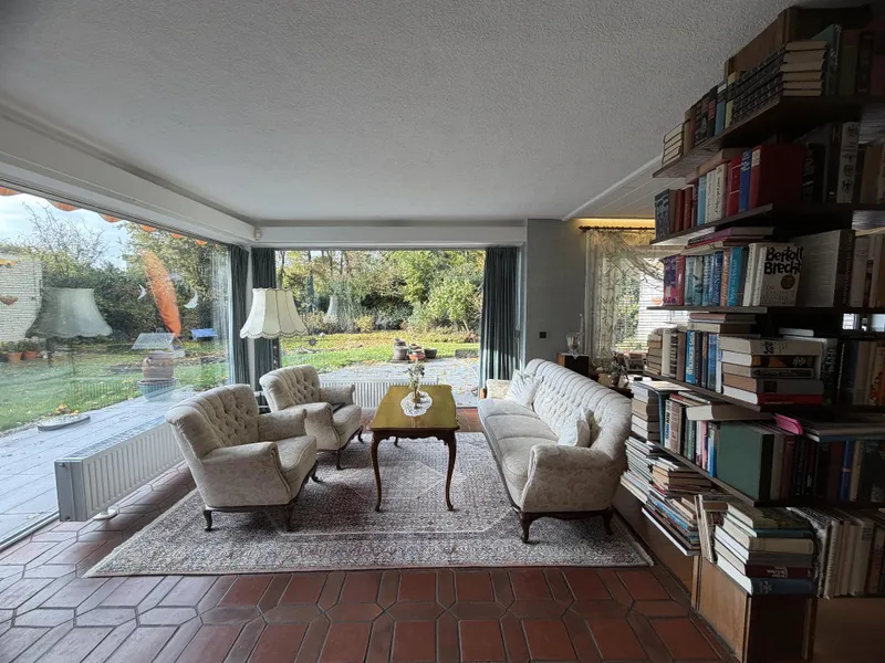 Großzügiges Wohnzimmer 