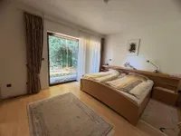 Elternzimmer mit Zugang Garten+ Bad 