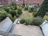 Blick Balkon in den Garten 