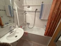 Badezimmer mit Wanne