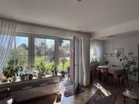 Mit Parkettböden ausgestattet