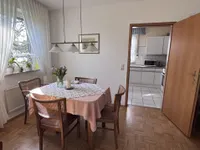 Essbereich mit Zugang Küche