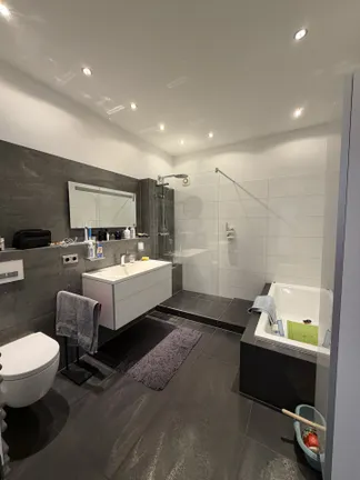 Modernes Badezimmer 