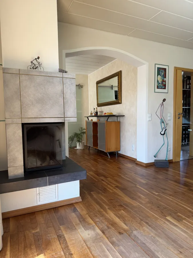 Kamin mit Blick zum Esszimmer
