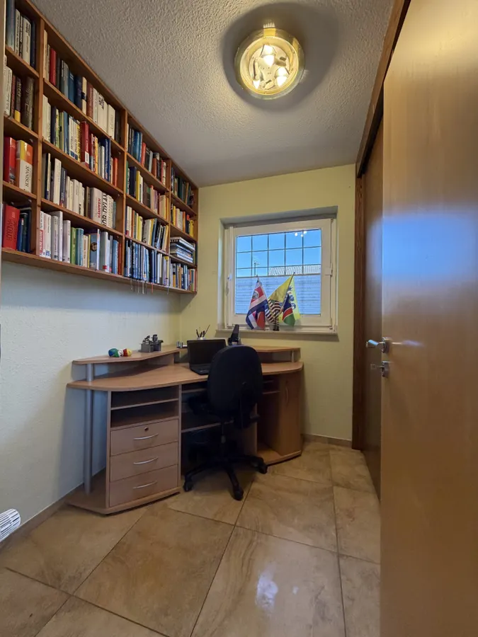 Büro im Erdgeschoss