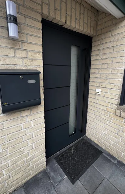 Neuwertige Haustüranlage 