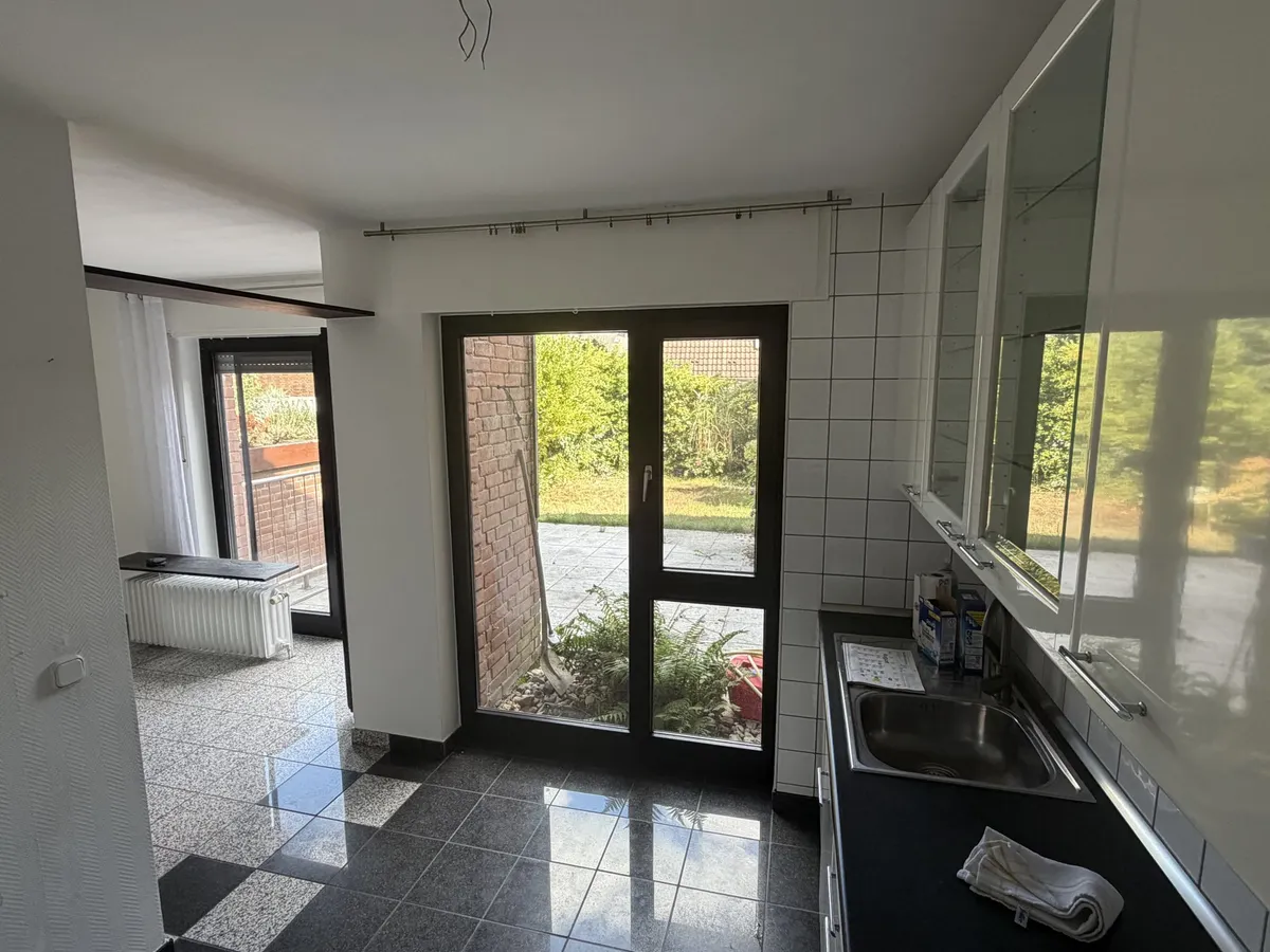 ...mit Blick in den Garten