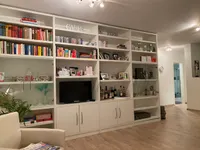 Praktische Stollenwand / Bücherregal