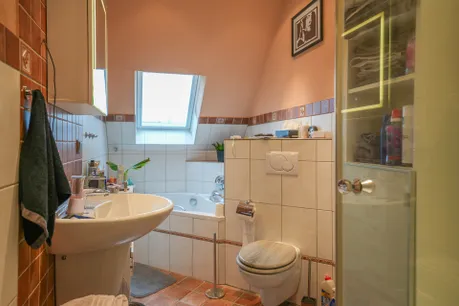 Badezimmer Wohnung DG