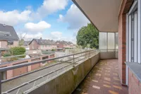 Balkon aus Schlaf und Kinderzimmer