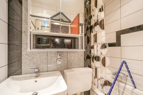 Badezimmer 1. OG