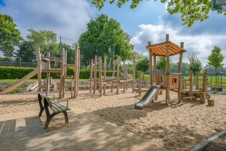 Spielplatz um die Ecke