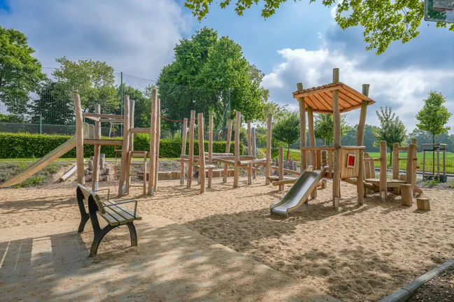 Spielplatz um die Ecke